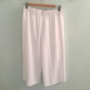 Club Monica white Capri pants